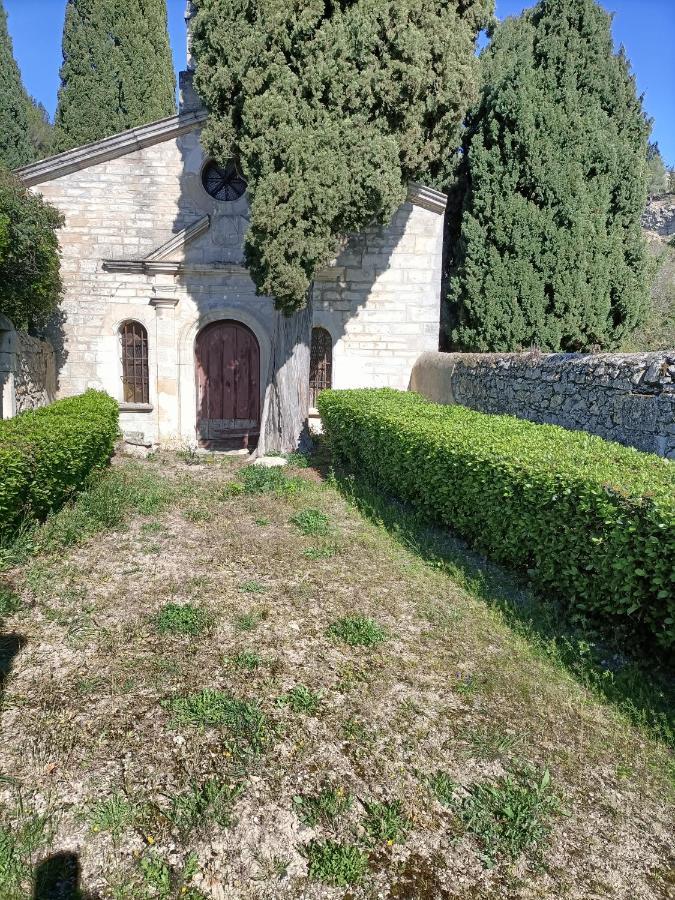 A Deux Pas D'Avignon Villa Aramon Eksteriør billede