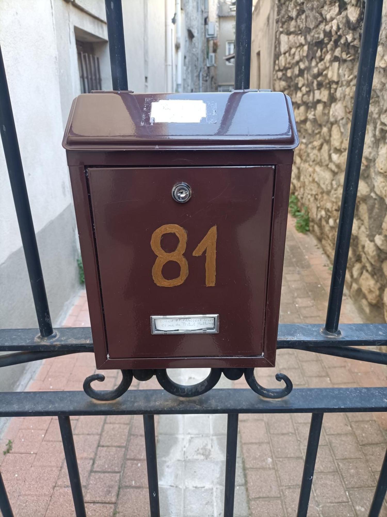 A Deux Pas D'Avignon Villa Aramon Eksteriør billede
