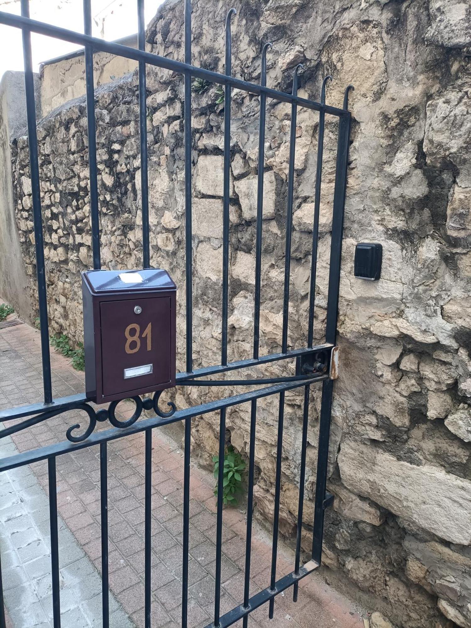 A Deux Pas D'Avignon Villa Aramon Eksteriør billede